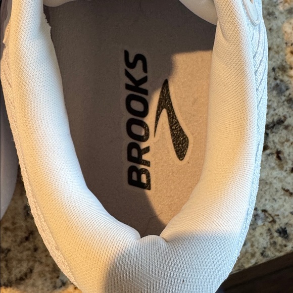 Brooks Ghost Max White Sneakers - Picture 5 of 7